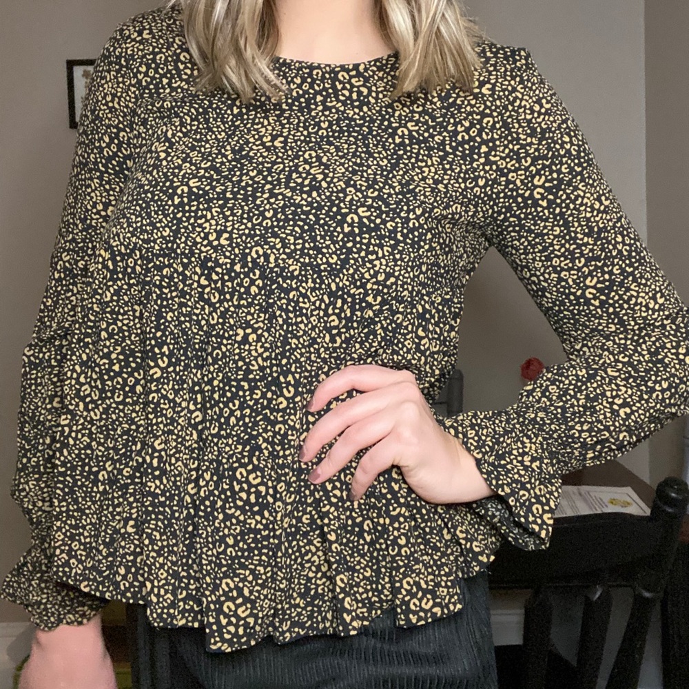 SOLD ‼️ POPSUGAR | Long Sleeve Tiered Blouse